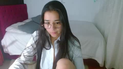 Snapshot of porcelainlux chatting on 02/17/25, 03:25 porcelainlux online show from 02/17/25, 03:25