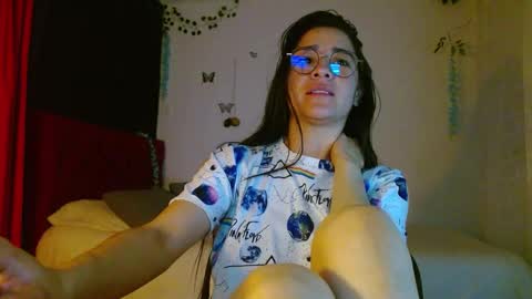 Snapshot of porcelainlux chatting on 02/21/25, 06:29 porcelainlux online show from 02/21/25, 06:29