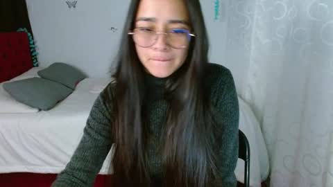 Snapshot of porcelainlux chatting on 03/06/25, 05:03 porcelainlux online show from 03/06/25, 05:03