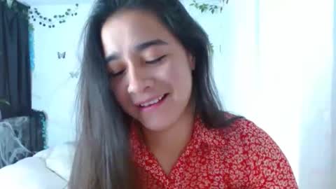 Snapshot of porcelainlux chatting on 10/05/25, 09:02 porcelainlux online show from 10/05/25, 09:02