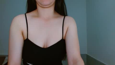 Snapshot of porcelainlux chatting on 11/05/25, 08:31 porcelainlux online show from 11/05/25, 08:31