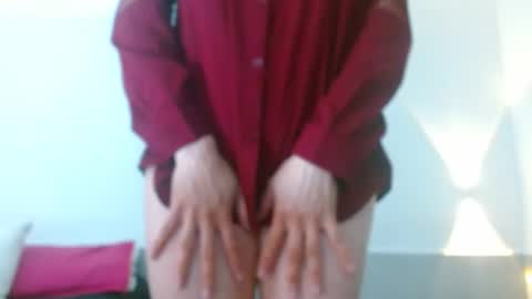 Snapshot of porcelainlux chatting on 11/08/25, 09:35 porcelainlux online show from 11/08/25, 09:35