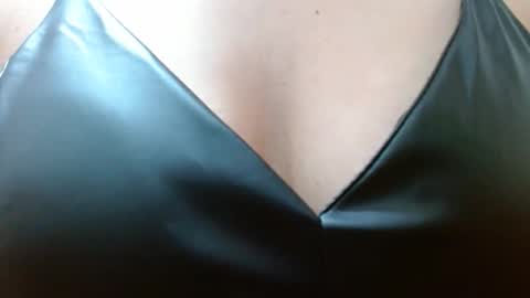 Snapshot of porcelainlux chatting on 11/14/25, 07:12 porcelainlux online show from 11/14/25, 07:12