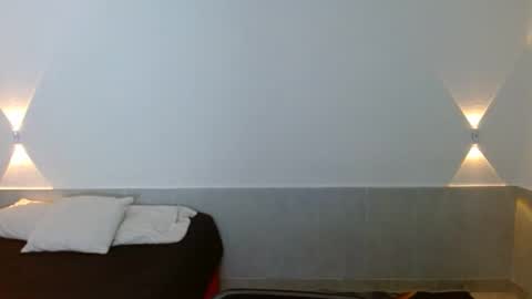 Snapshot of porcelainlux chatting on 11/16/25, 03:45 porcelainlux online show from 11/16/25, 03:45