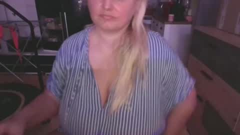 MelissOfficial online show from 02/05/25, 08:35