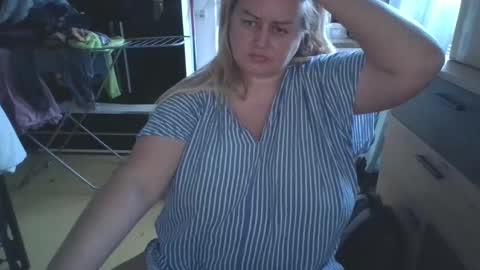 MelissOfficial online show from 02/09/25, 03:23