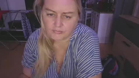 MelissOfficial online show from 02/10/25, 07:49