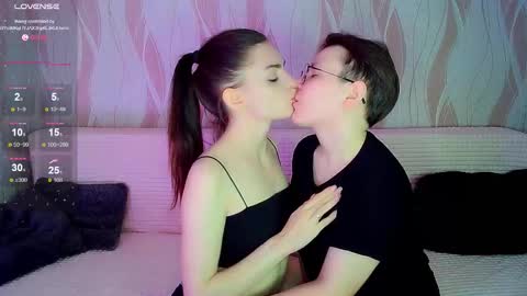 Ana and Tati online show from 10/21/25, 07:47