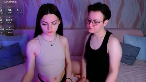 Snapshot of pornostendup chatting on 03/26/26, 10:37 Ana and Tati online show from 03/26/26, 10:37