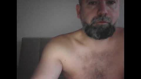 Snapshot of porw23 chatting on 12/15/25, 06:28 porw23 online show from 12/15/25, 06:28