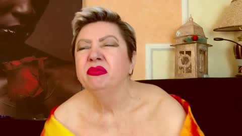 Snapshot of posh_lady chatting on 04/17/26, 12:57 LADY POSH online show from 04/17/26, 12:57