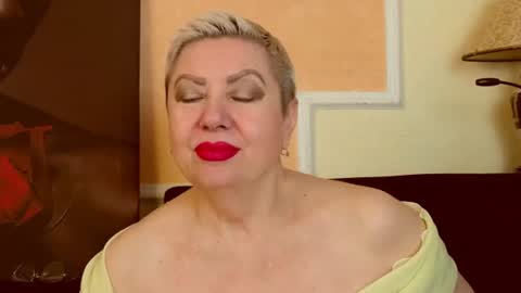 Snapshot of posh_lady chatting on 07/28/26, 08:12 LADY POSH online show from 07/28/26, 08:12