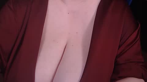 Snapshot of posh_mistress chatting on 09/09/25, 06:29 PoshMistres    online show from 09/09/25, 06:29