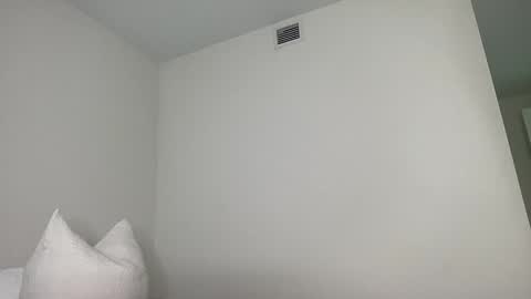 Snapshot of poutyselena chatting on 04/26/26, 09:01 Selena online show from 04/26/26, 09:01