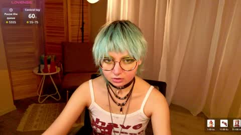 Snapshot of powderofgun chatting on 05/05/26, 08:39 powderofgun online show from 05/05/26, 08:39