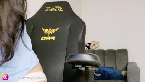 Snapshot of power_ranger_pink chatting on 04/18/26, 10:54 genie online show from 04/18/26, 10:54