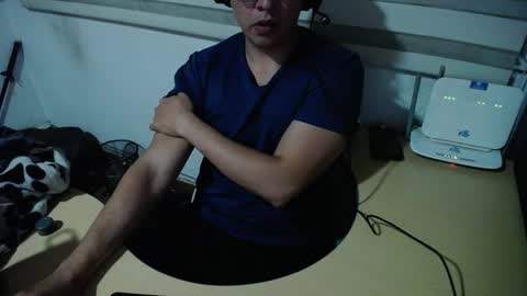 Snapshot of powerfulzeus2 chatting on 09/23/25, 02:14 powerfulzeus2 online show from 09/23/25, 02:14