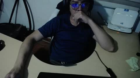 Snapshot of powerfulzeus2 chatting on 11/04/25, 01:16 powerfulzeus2 online show from 11/04/25, 01:16