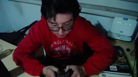 Snapshot of powerfulzeus2 chatting on 11/06/25, 03:29 powerfulzeus2 online show from 11/06/25, 03:29