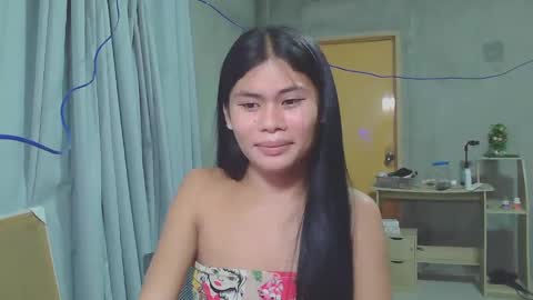 Snapshot of precious_athena chatting on 02/17/25, 10:29 precious_athena online show from 02/17/25, 10:29