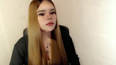 Snapshot of preciousangel69xxx chatting on 03/21/26, 10:42 MAXXINE online show from 03/21/26, 10:42