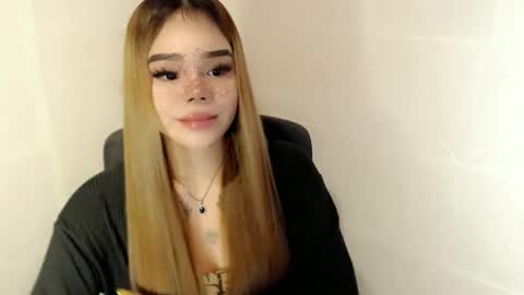 Snapshot of preciousangel69xxx chatting on 04/02/26, 03:48 MAXXINE online show from 04/02/26, 03:48