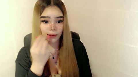 Snapshot of preciousangel69xxx chatting on 05/03/26, 04:07 MAXXINE online show from 05/03/26, 04:07