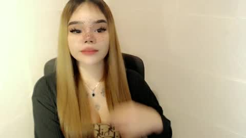 Snapshot of preciousangel69xxx chatting on 05/07/26, 03:56 MAXXINE online show from 05/07/26, 03:56