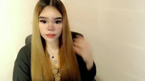 Snapshot of preciousangel69xxx chatting on 05/13/26, 03:04 MAXXINE online show from 05/13/26, 03:04