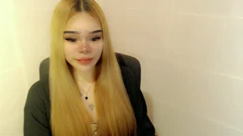Snapshot of preciousangel69xxx chatting on 07/04/26, 05:13 MAXXINE online show from 07/04/26, 05:13