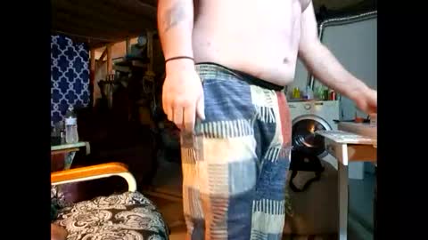 Snapshot of precumin420 chatting on 03/31/26, 08:04 Johnny Jizz online show from 03/31/26, 08:04