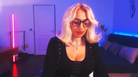 Victoria online show from 12/30/24, 09:50