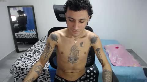 Snapshot of present_the_magic chatting on 02/02/26, 05:11 Plux online show from 02/02/26, 05:11