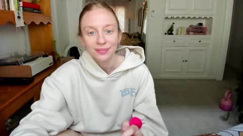 Snapshot of pretendlunch chatting on 05/31/26, 03:52 Pretend online show from 05/31/26, 03:52