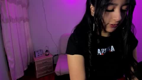 Snapshot of pretti_scarlett chatting on 11/18/25, 11:58 pretti scarlett online show from 11/18/25, 11:58