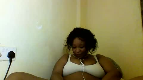Prettie diva online show from 10/06/25, 12:19