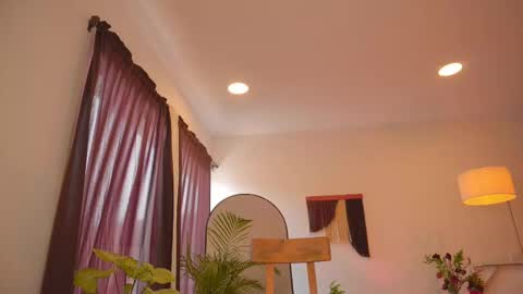 Nayrobi online show from 02/25/25, 05:36