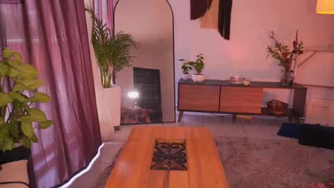 Nayrobi online show from 03/07/25, 05:49