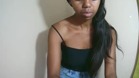 prettiethalia online show from 10/18/25, 08:42