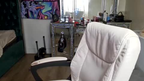 Yasmine pretty online show from 01/02/25, 04:52