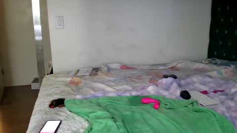 Yasmine pretty online show from 02/19/25, 10:31