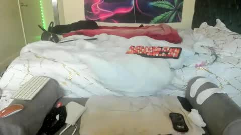 Yasmine pretty online show from 04/08/26, 04:40