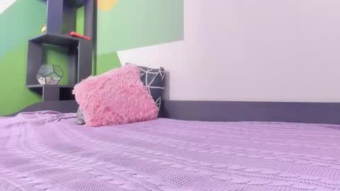 Snapshot of pretty__victoria chatting on 03/12/26, 05:57 Lady vikki online show from 03/12/26, 05:57