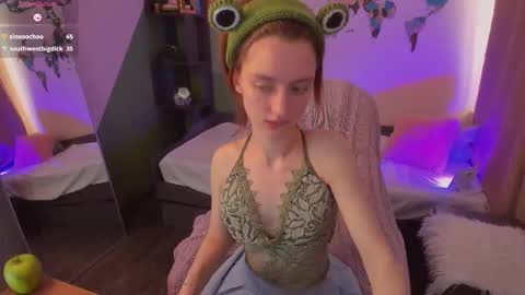 Snapshot of pretty__victoria chatting on 03/21/26, 05:56 Lady vikki online show from 03/21/26, 05:56