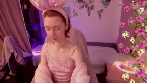 Snapshot of pretty__victoria chatting on 04/04/26, 06:11 Lady vikki online show from 04/04/26, 06:11