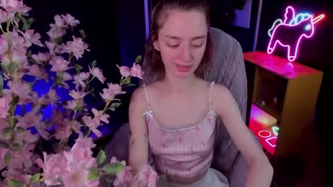 Snapshot of pretty__victoria chatting on 04/18/26, 06:17 Lady vikki online show from 04/18/26, 06:17