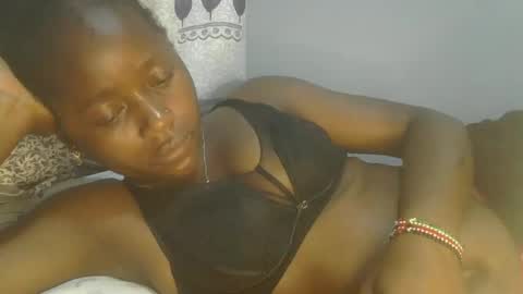 Snapshot of pretty_abella chatting on 02/01/25, 11:58 abella online show from 02/01/25, 11:58