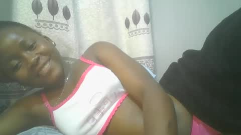 Snapshot of pretty_abella chatting on 02/02/25, 02:56 abella online show from 02/02/25, 02:56