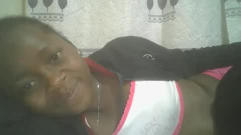 Snapshot of pretty_abella chatting on 02/09/25, 01:44 abella online show from 02/09/25, 01:44