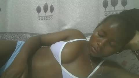 Snapshot of pretty_abella chatting on 02/10/25, 10:31 abella online show from 02/10/25, 10:31